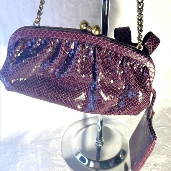 Isabella Fiore Monty Python Plum Clutch with Elegant Design - Picture 5 of 11